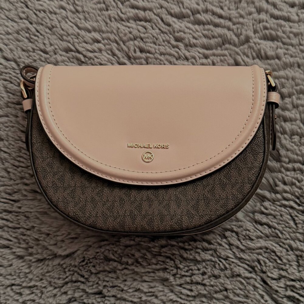 ⭐️AUTHENTIC⭐️ MICHAEL KORS Jet Set Half Dome Bag